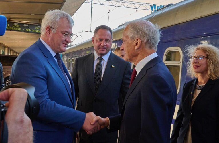 Прем’єр-міністр Норвегії прибув у Київ