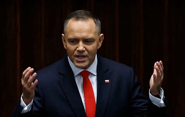 Президент Польщі ініціював заборону “бандерівського символу”