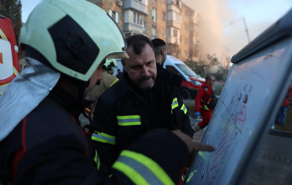 Новини Києва - Ракетний удар по Києву: змінено рух транспорту та перекриті вулиці