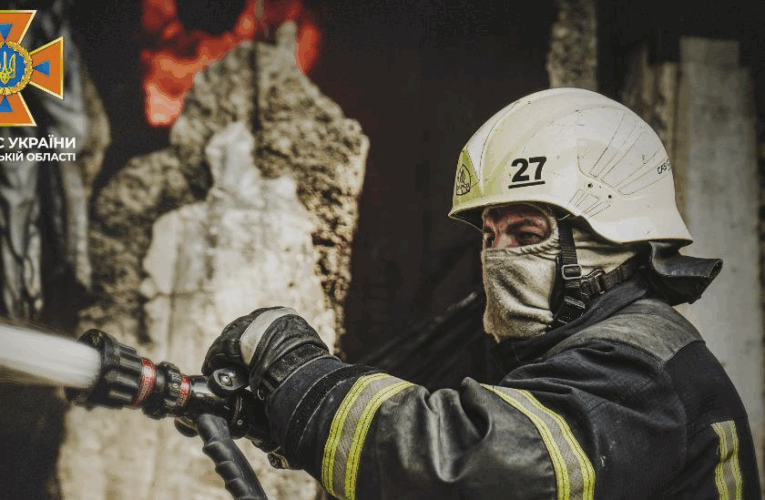 Росіяни атакували Чугуїв, виникли пожежі