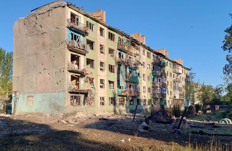 Росіяни завдали авіаудару по Білозерському: двоє загиблих, семеро поранених