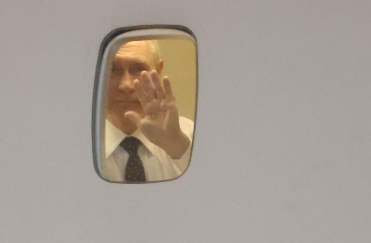 Російський спецборт вилетів у бік Аляски