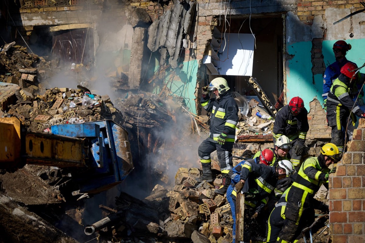 Новини Києва - Розбір завалів у Києві триває: жертв стало більше