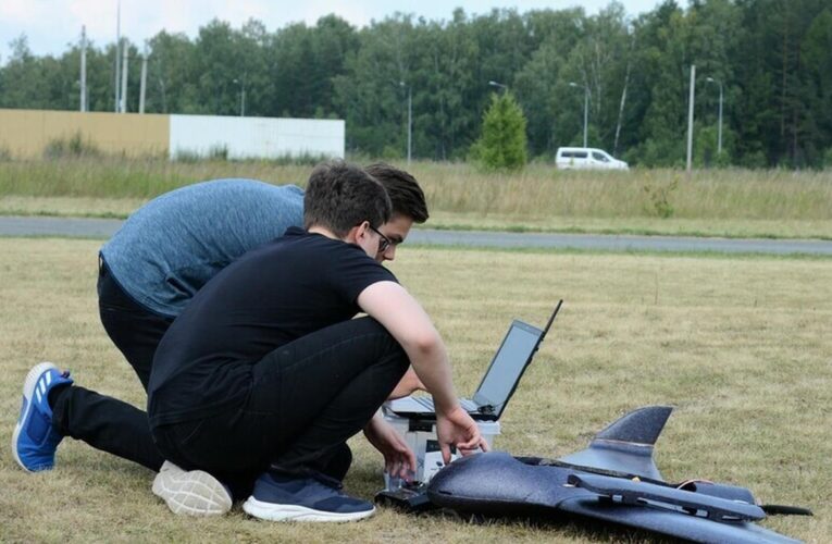 Розвідка Британії: РФ готує дітей до війни дронів