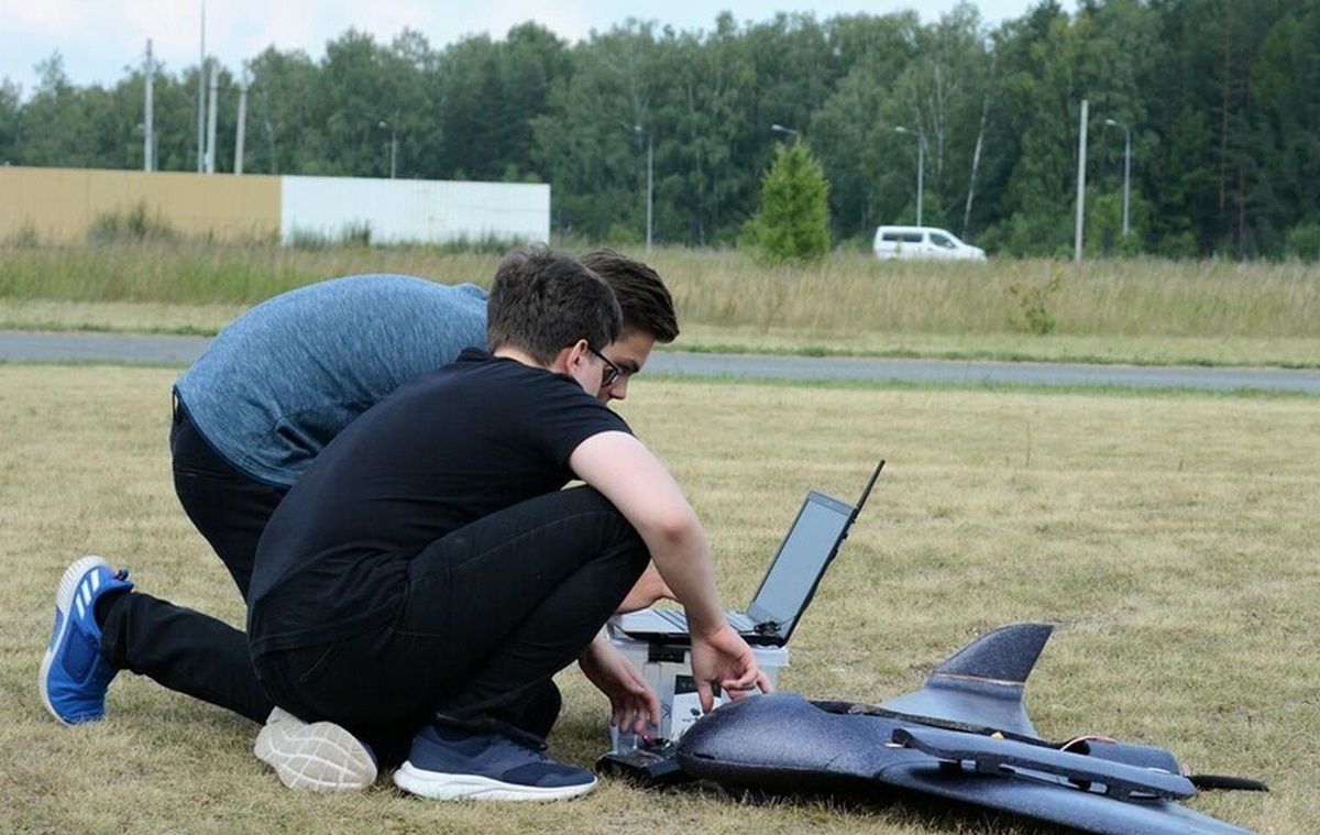 Новини світу - Розвідка Британії: РФ готує дітей до війни дронів