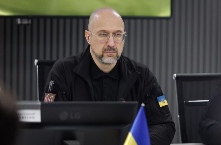 Шмигаль зробив заяву щодо грошей батальйонам ЗСУ