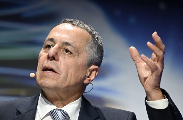 Швейцарія готова прийняти саміт Україна-РФ і обіцяє Путіну “імунітет”