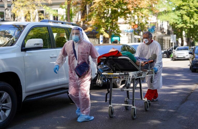 Спалах COVID: де в Україні вводять масковий режим