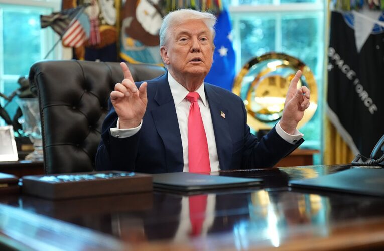 Трамп планує заборонити голосування поштою в США