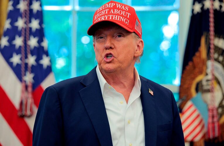 Трамп пообіцяв “важливе рішення” через два тижні