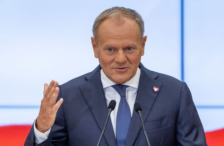 Туск нагадав про перемогу над більшовиками у день саміту на Алясці