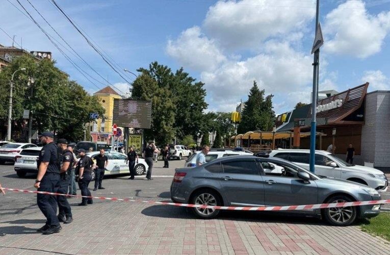 У Черкасах чоловік відкрив стрілянину в McDonald’s