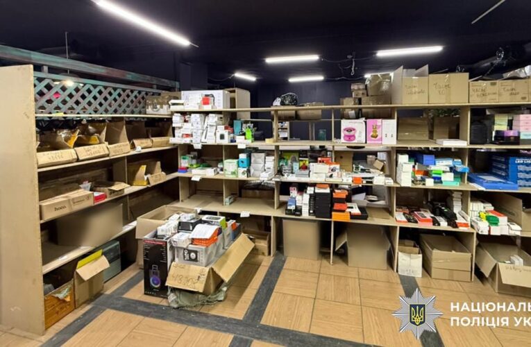 У Дніпрі викрили схему продажу фейкових гаджетів відомого бренду