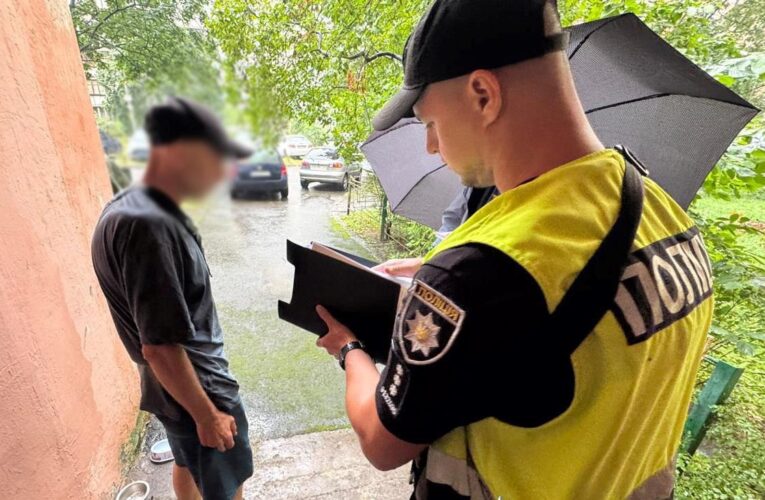 У Києві чоловік кинув гранату, його затримали