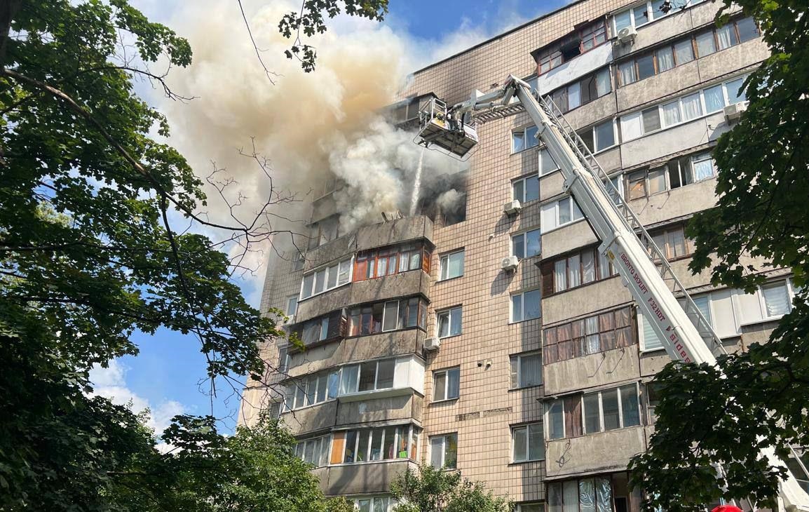 Новини Києва - У Києві чоловік підірвав квартиру, щоб не впустити поліцію