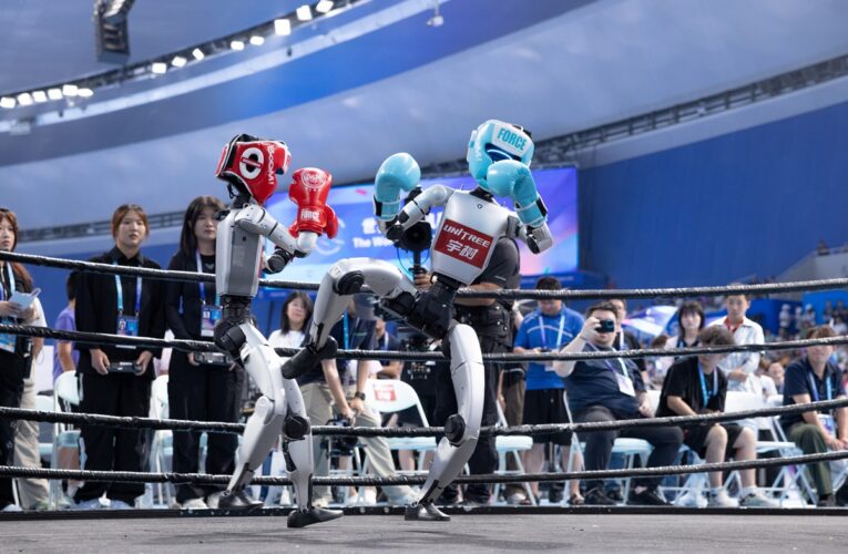 У Пекіні стартували перші Олімпійські ігри для людиноподібних роботів