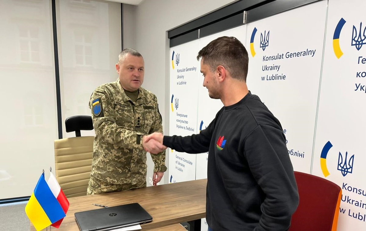 Новини України - У Польщі добровольці підписали контракти із ЗСУ