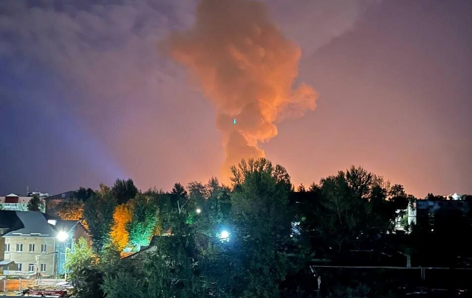 Новини світу - У Росії дрони атакували НПЗ - соцмережі