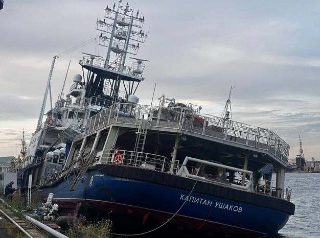 У Санкт-Петербурзі затонув буксир Капітан Ушаков