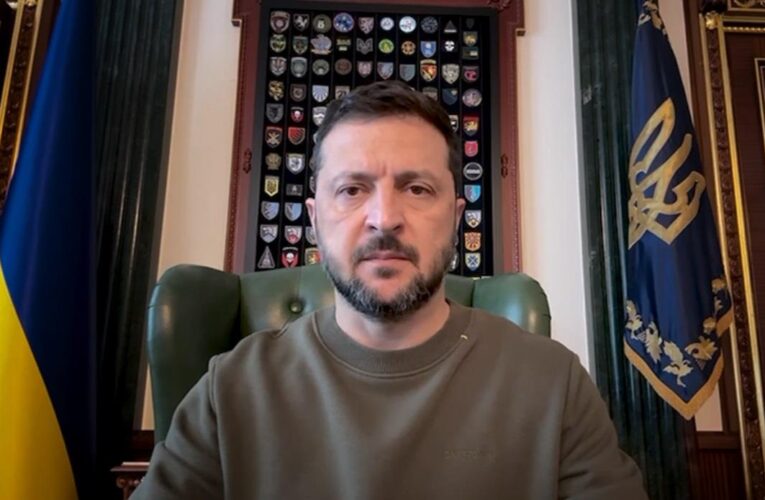 Україна не буде дарувати свою землю – Зеленський