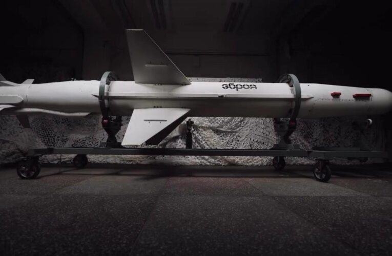 Україна вперше показала нову ракету Довгий Нептун