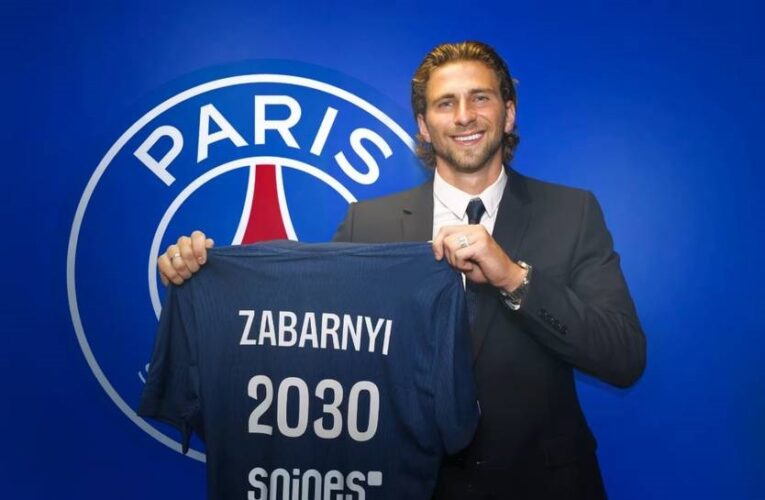 Українець підписався на всіх футболістів ПСЖ, крім одного