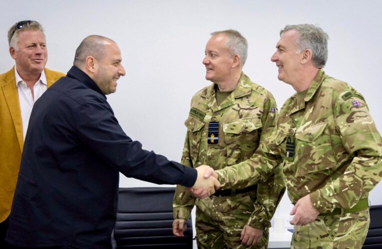 Умєров провів зустріч з главою штабу оборони Британії
