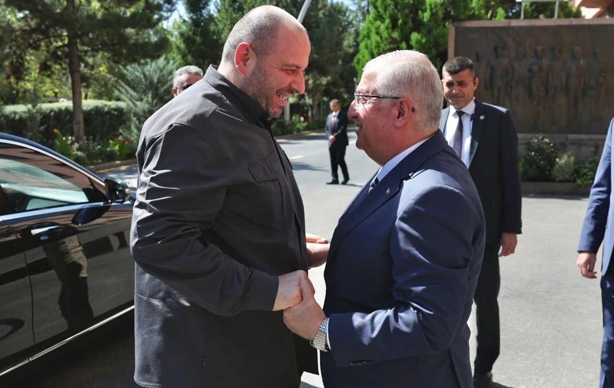 Новини України - Умєров проводить переговори у Туреччині