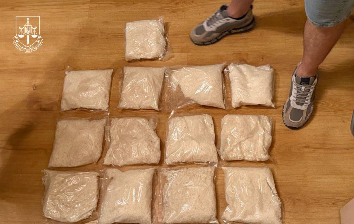 Новини України - В Одесі затримали юнака з десятками кіло психотропів