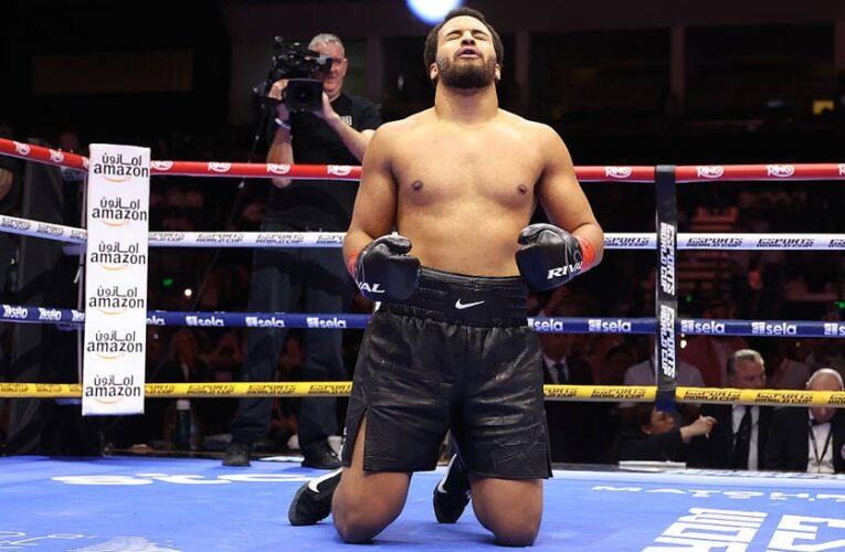 Вайт був нокаутований Ітаумою в першому ж раунді