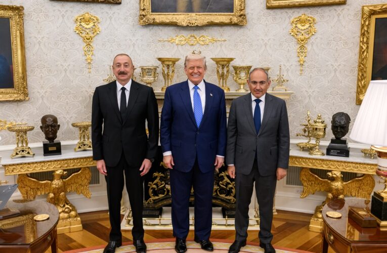 Вірменія і Азербайджан підписали мирну угоду у США