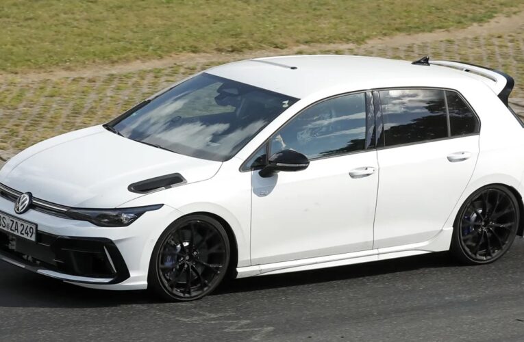 Volkswagen готує найпотужніший Golf R з мотором від Audi RS3
