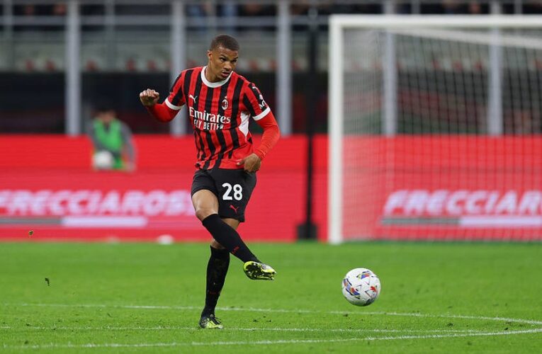 Захисник Мілана поглядає в бік Ньюкасла: особисте запрошення прийнято