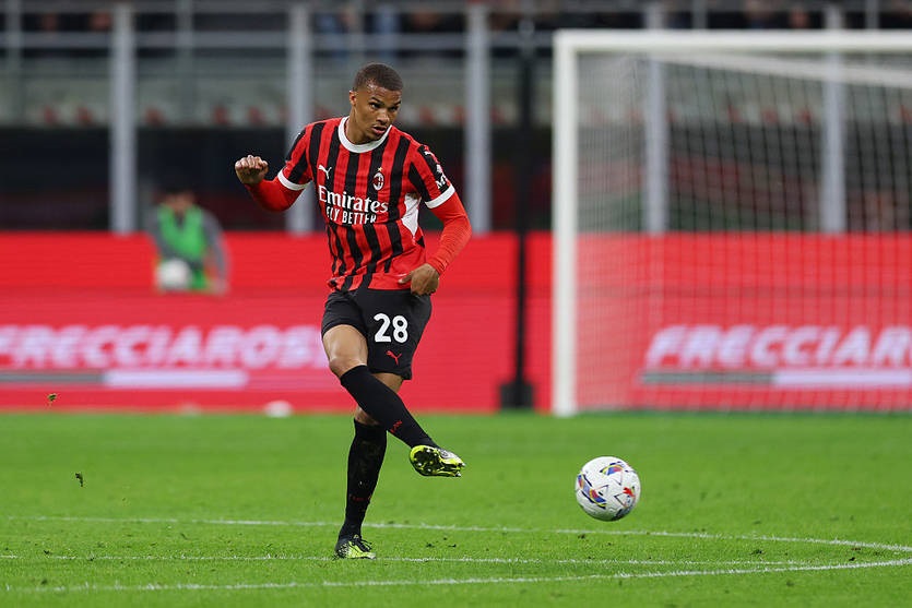 Новини спорту - Захисник Мілана поглядає в бік Ньюкасла: особисте запрошення прийнято