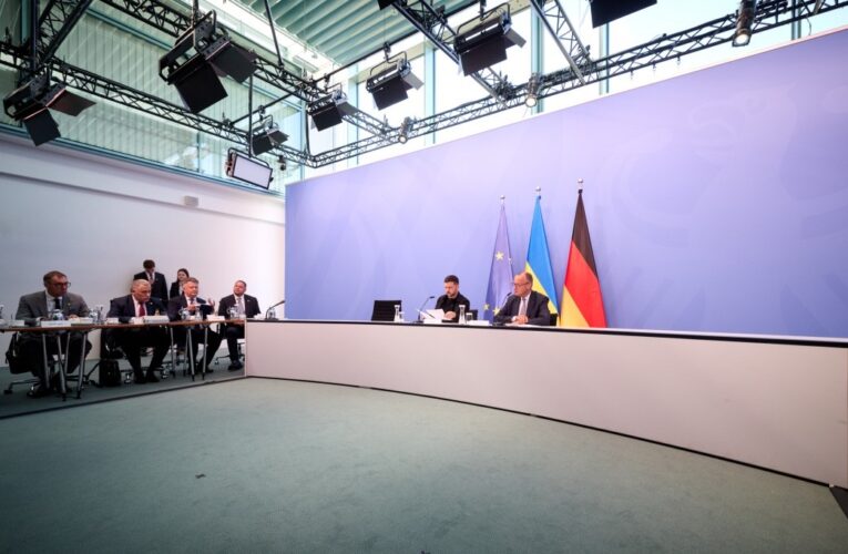 Зеленський взяв участь у засіданні Коаліції охочих