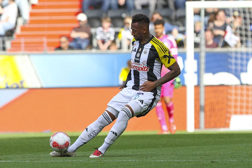 Новини спорту - Зірка німецького футболу припинив співпрацю з клубом