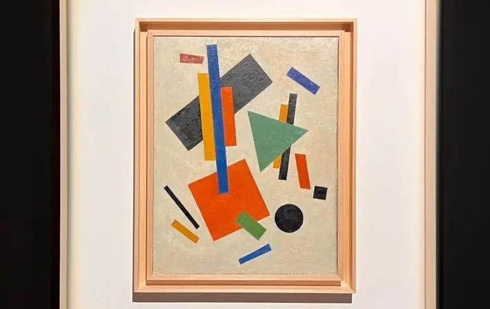 Знайдені під матрацом “картини Малевича” спровокували скандал в Бухаресті