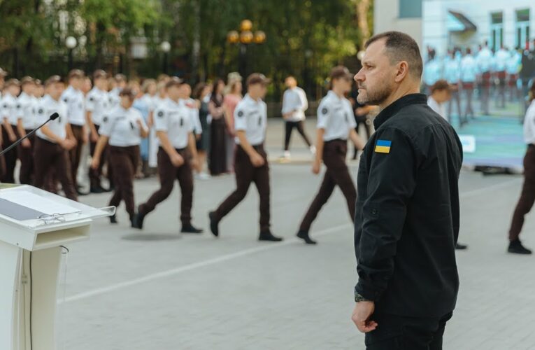 🔔 Майбутнє України – дійсно у ваших руках | Ігор Клименко відвідав урочистості у ліцеї МВС