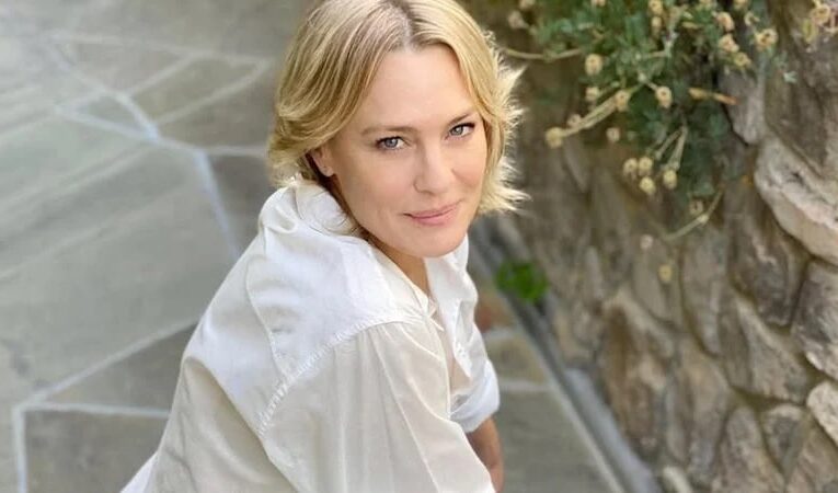 Акторка Робін Райт переїхала до Британії