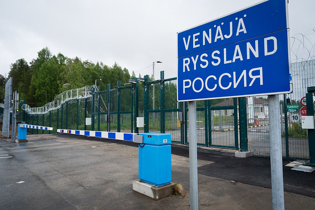 Новини світу - Фінляндія масово депортує "антивоєнних" росіян