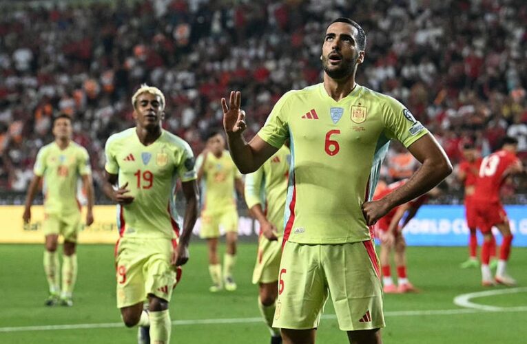 Іспанія знищила Туреччину, Німеччина впевнено взяла перші очки