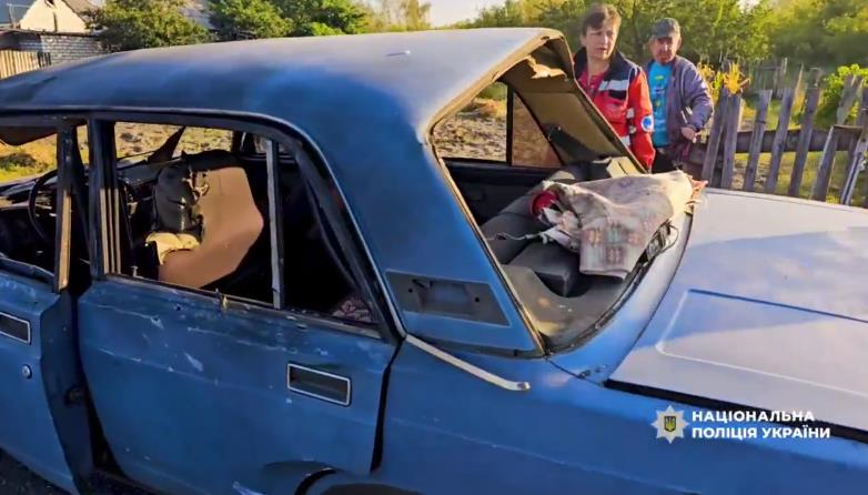 Новини України - На Донеччині дрон РФ атакував цивільне авто, троє поранених