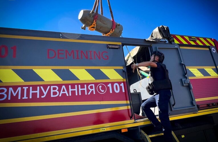Під Києвом виявили та знешкодили бойову частину ракети