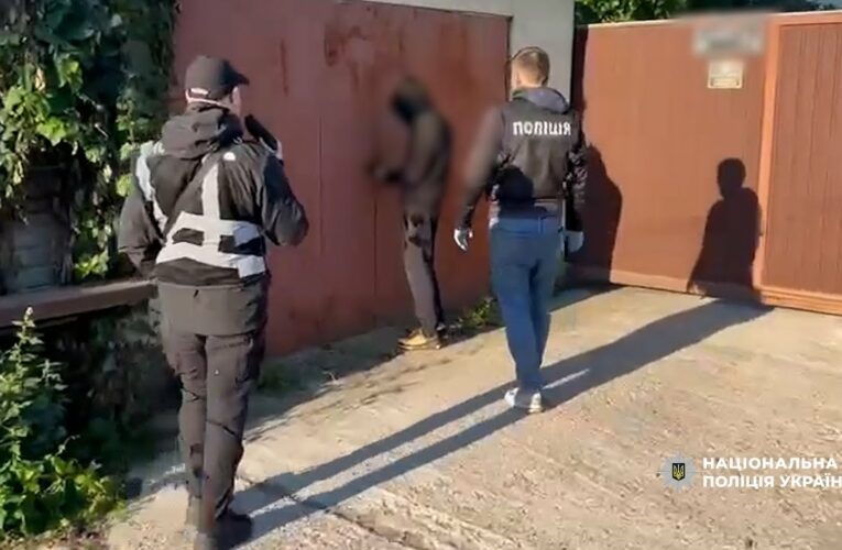 Нацполіція знешкодила угруповання, яке забезпечувало наркотрафік до Київського СІЗО