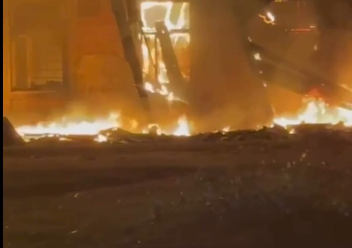 РФ вкотре вдарила по Сумах: масштабна пожежа, є поранені