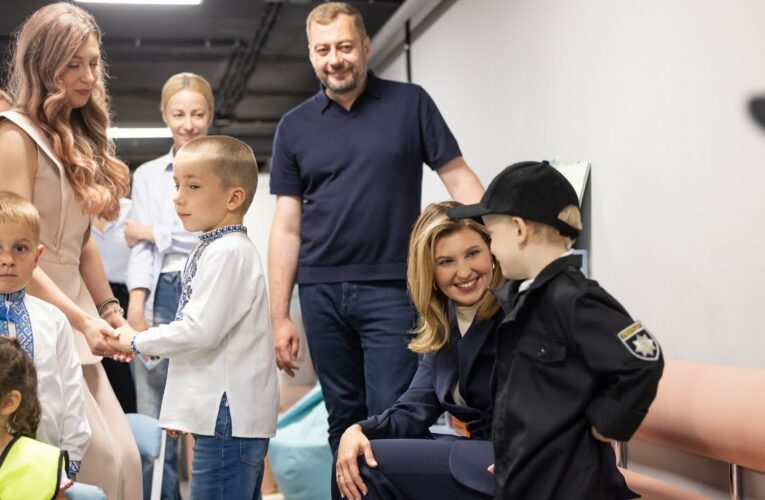 Перша леді України разом із командою Фундації відвідала укриття та Школу Супергероїв на Чернігівщині