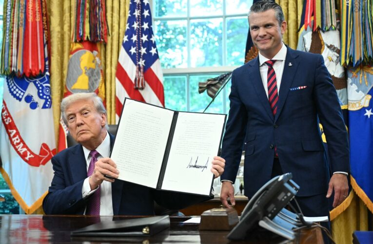 Трамп підписав указ про перейменування Пентагону у “Міністерство війни”