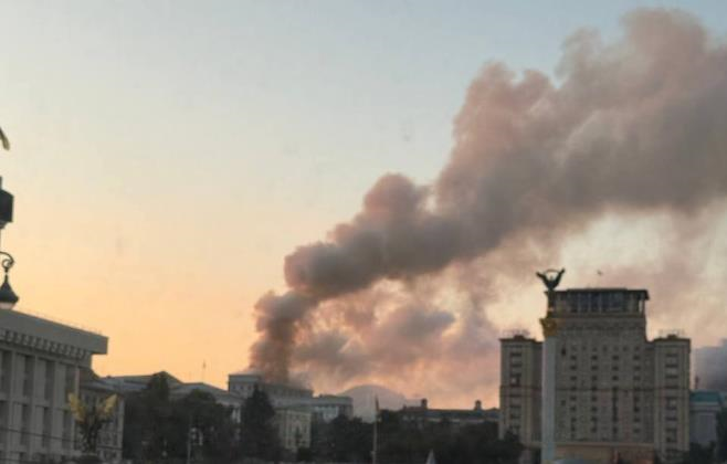 У Києві горить урядова будівля – мер