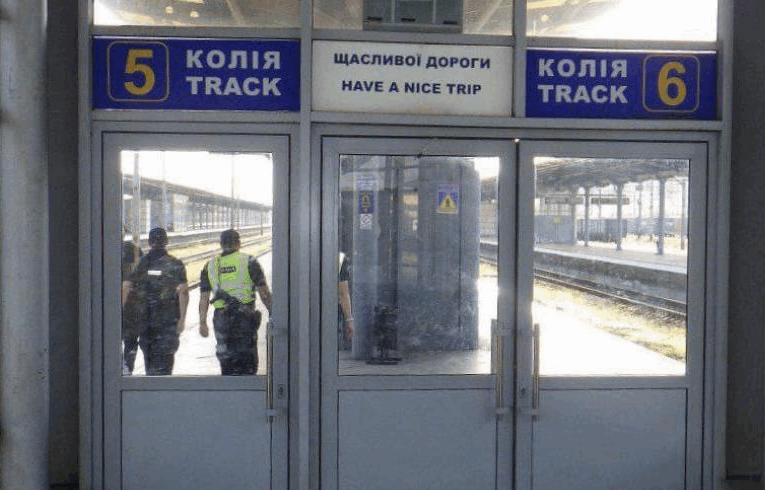 У Києві помер чоловік, якого уразило струмом на даху електропотягу