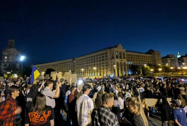 Новини України - У Києві протестують проти посилення покарання для військових